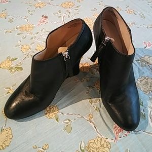 9 West Black Genuine leather boots booties Sz 8.5